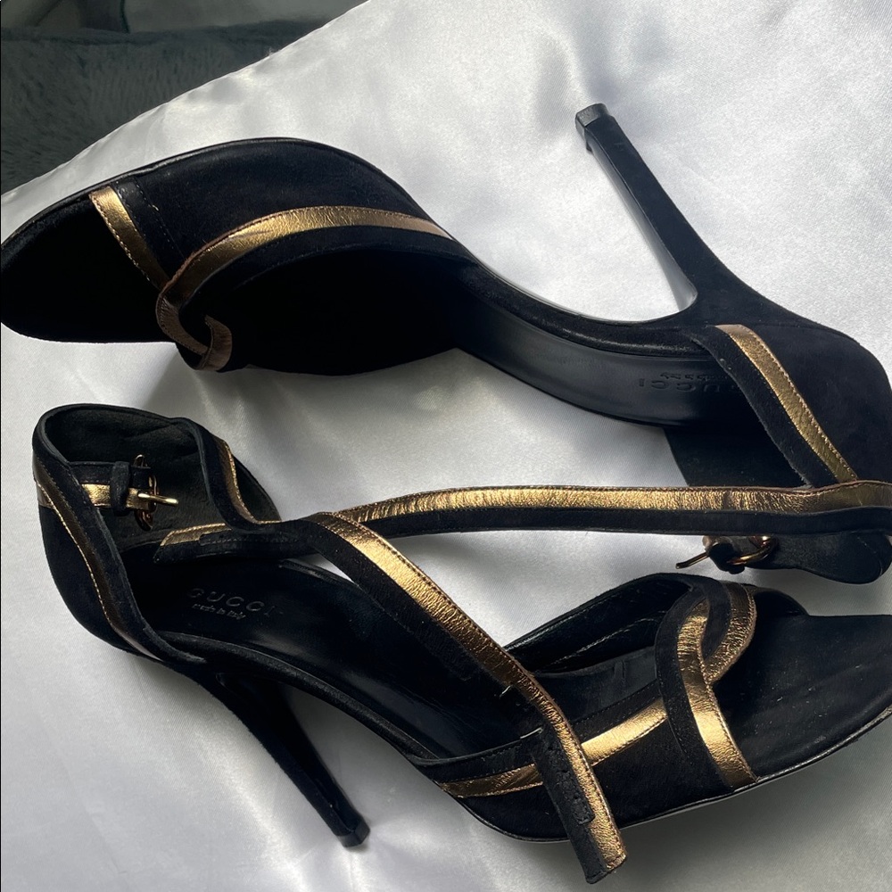 Gucci Women's Heels in Black and Gold
